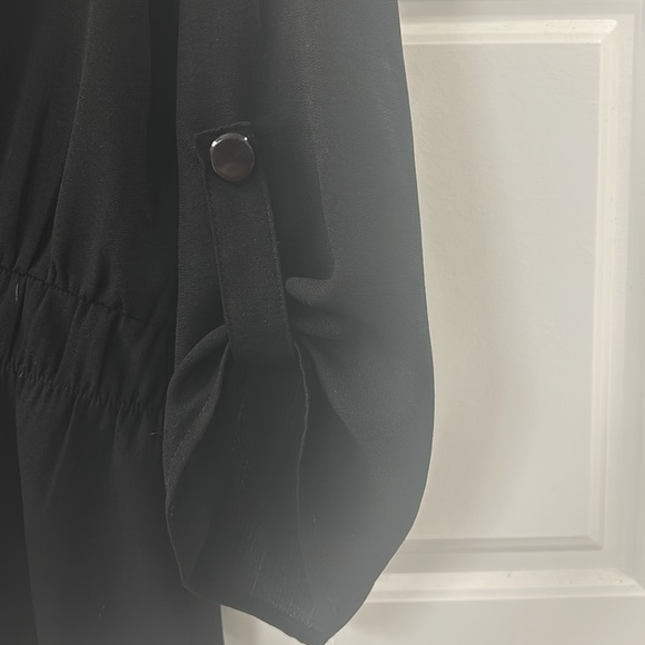 Waist tie button front blouse - Picture 5 of 7